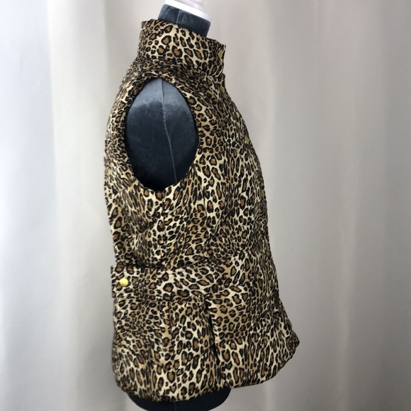 Crown and Ivy Leopard print puffer vest Size PM - Picture 3 of 9